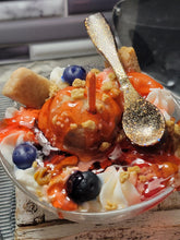 Cargar imagen en el visor de la galería, Ice Cream Sunday Bowl Candle, Ice Cream Scented Candle