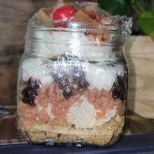 Load image into Gallery viewer, Sundae In A Jar 30 oz Scented Candle