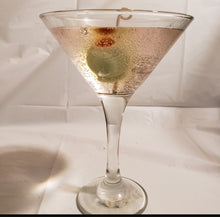 Cargar imagen en el visor de la galería, Gin Martini Scented  Gel Candle