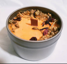 Cargar imagen en el visor de la galería, Orange Vanilla with Hibiscus and Chamomile Scented Candle