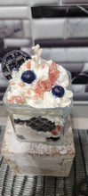 Laden Sie das Bild in den Galerie-Viewer, Blueberry Shortcake Scented Candle in a 15oz Square Vessel.